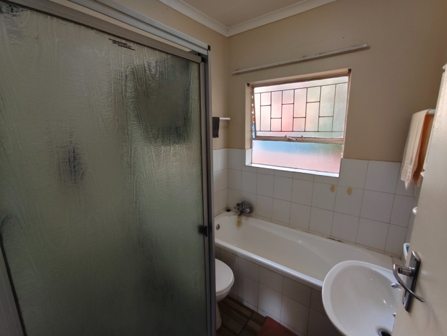 To Let 2 Bedroom Property for Rent in Langenhovenpark Free State